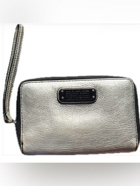 Marc by Marc Jacobs Silver Leather Wristlet Wallet